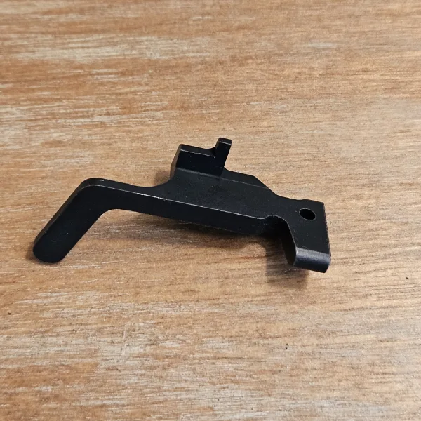 pathfinder-militaria-cryostructure-Hockey Stick – Right Side only Ambi-Fit Bolt Release For The MCR Belt Fed Upper-side 1