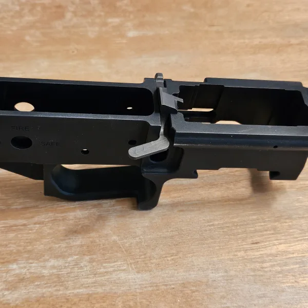 pathfinder-militaria-cryostructure-Hockey Stick – Right Side only Ambi-Fit Bolt Release For The MCR Belt Fed Upper-side 3